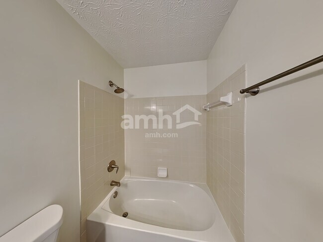 Building Photo - 536 Richwood Drive
