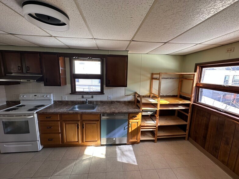 Building Photo - 47 Gould Ave