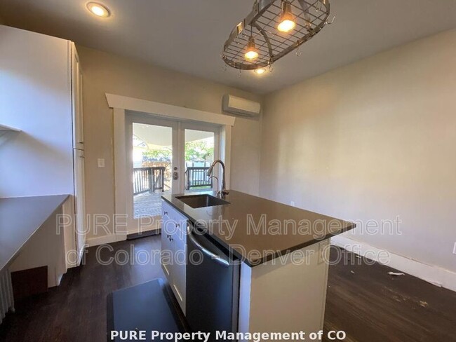 Building Photo - 1461 N Raleigh St