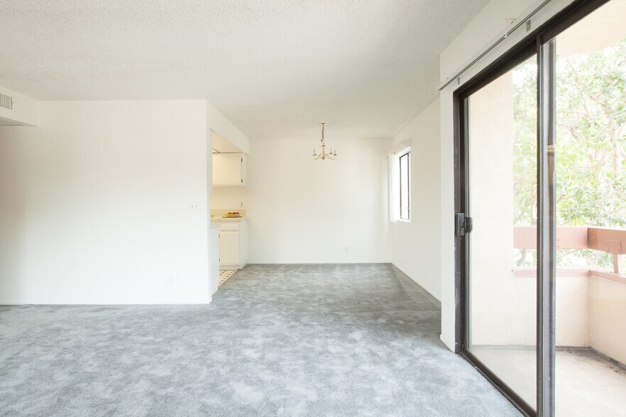 Building Photo - 601 Westholme Ave