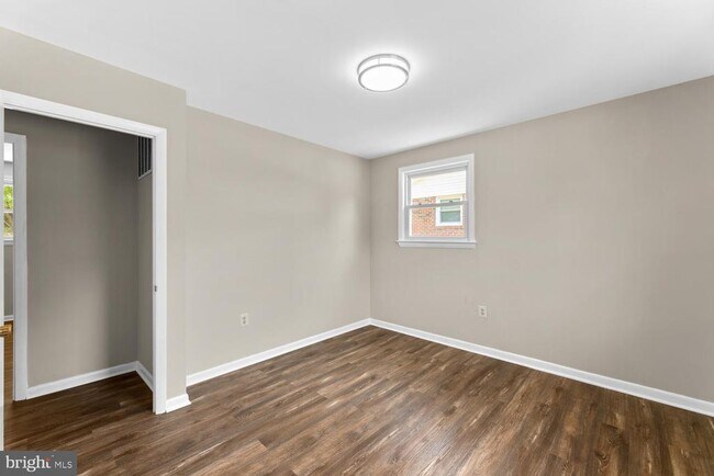 Building Photo - 6100 Hellen Lee Dr