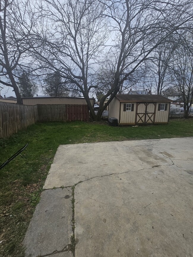 Building Photo - 330 S 9th St