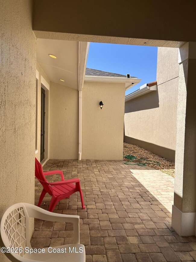 Building Photo - 2723 Rodina Dr