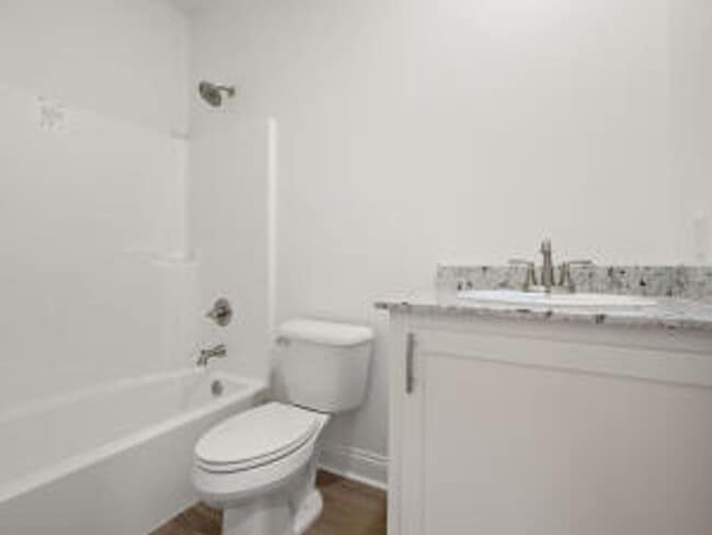 Building Photo - 308 W Schweitzer Ave