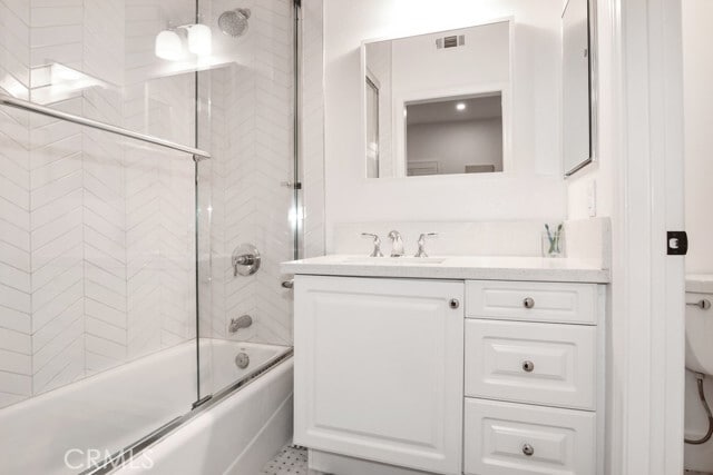 Building Photo - 44 Anjou