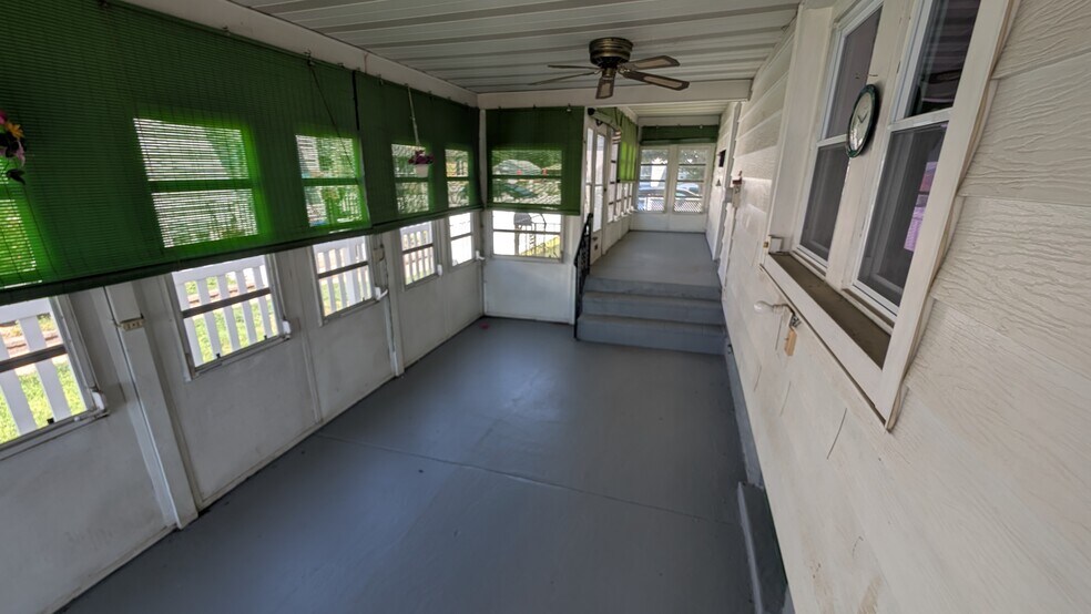 Building Photo - 424 Hulme St