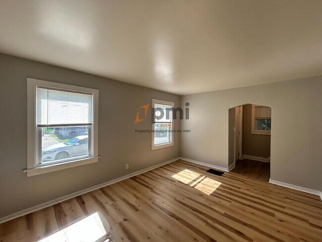 Building Photo - 6138-6138 Ray Ave