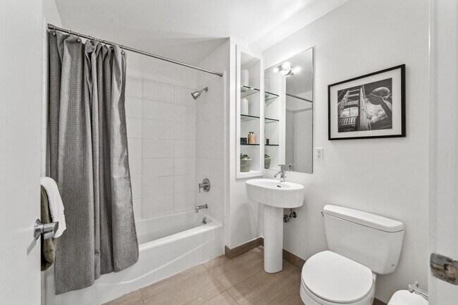 Building Photo - HIP 2BR/2BA Inner Mission Boutique Top Flo...