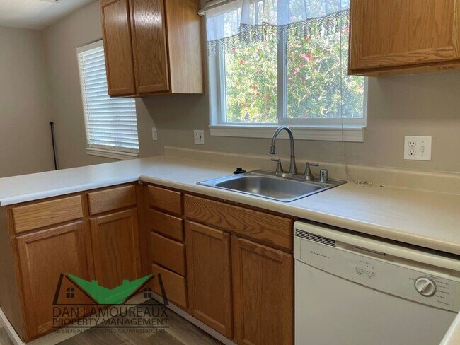 Building Photo - Freeman Street Duplex