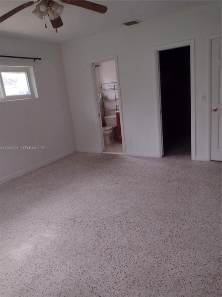 Building Photo - 225 E 29th Ct