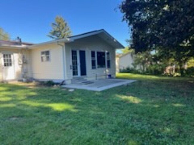 Building Photo - Spacious Brick Ranch, 3-Bedrooms, 2-Baths, Att. Garage- Shelby Township