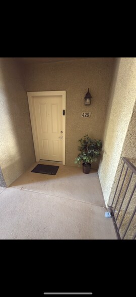Building Photo - 22681 Oakgrove