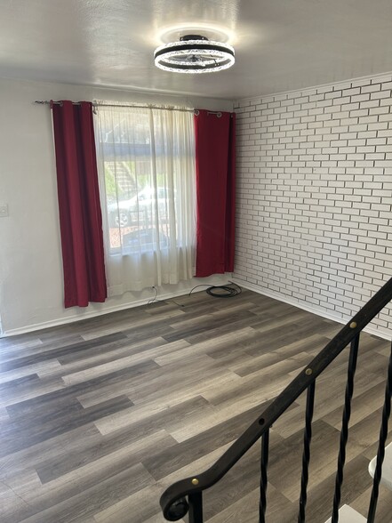 Building Photo - 651 Hollace St