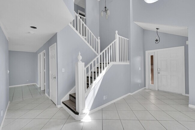 Building Photo - 2865 NW 68th Ln