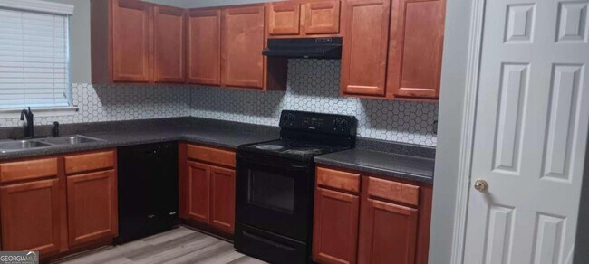 Building Photo - 2324 Coach Way