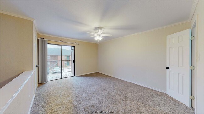 Building Photo - 904 University Oaks Blvd