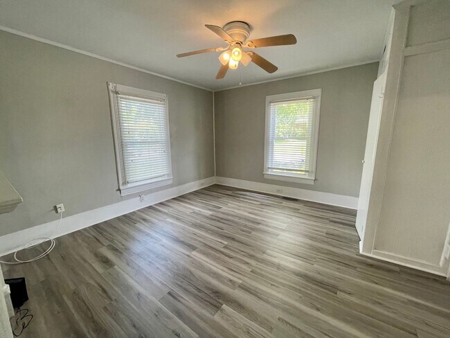 Building Photo - One of a Kind 3 bedroom, 2 bathroom Historic Home in Greensboro!