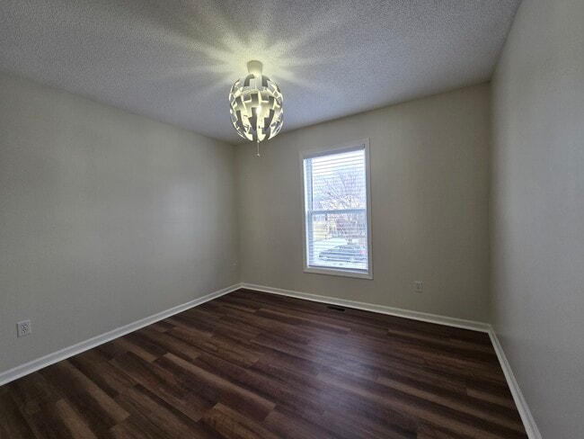 Building Photo - 16316 S Hunter St