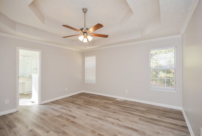 Building Photo - 237 Fox Run