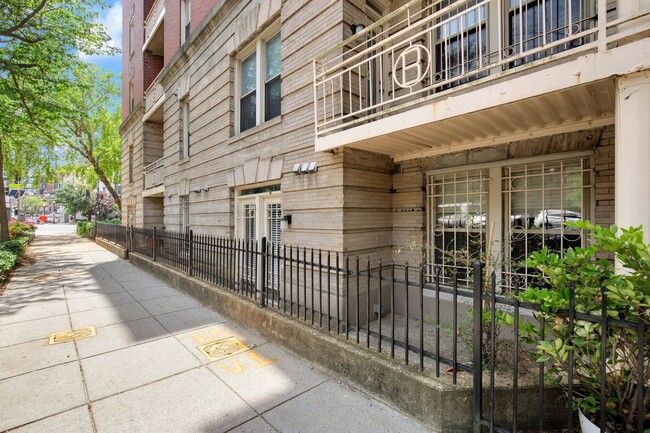 Building Photo - Spacious 1 Bedroom unit in Adams Morgan area