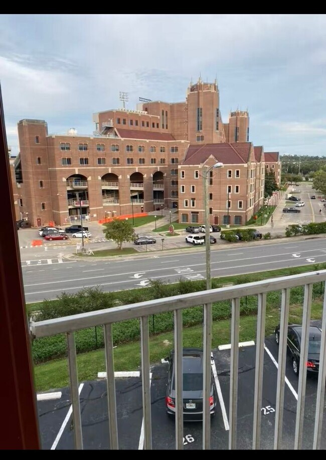 Building Photo - AVAILABLE   - Condo FSU Downtown - Close to Colleges