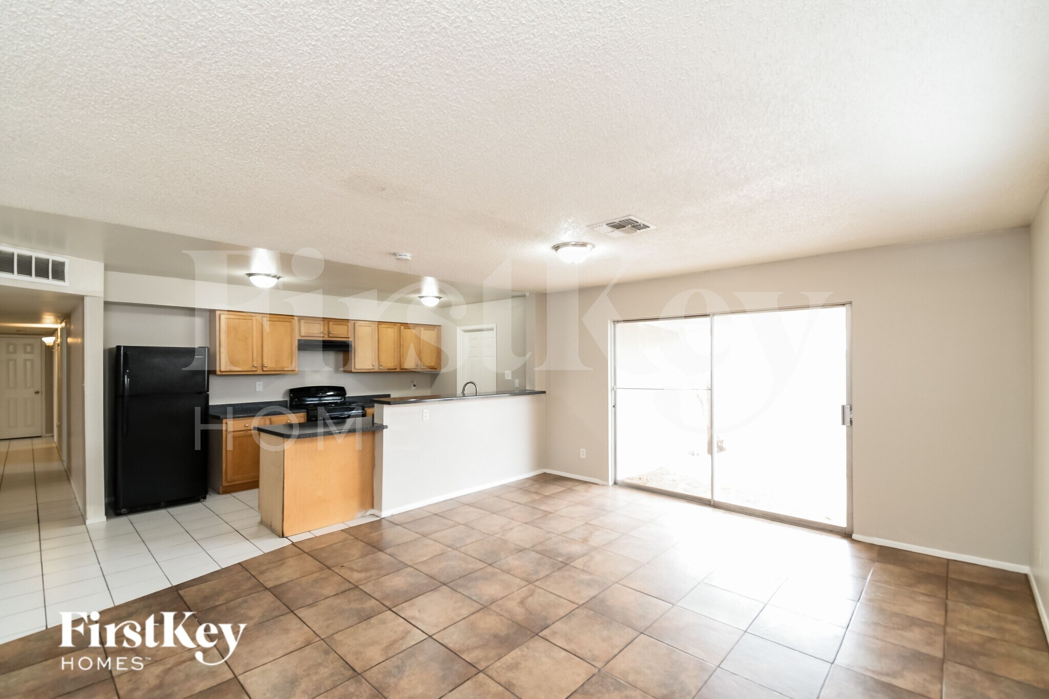 Building Photo - 940 E Loma Vista Dr