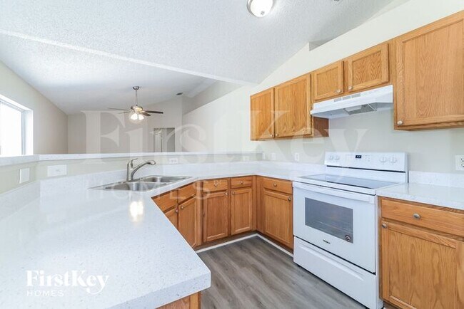 Building Photo - 3990 Warbler Dr