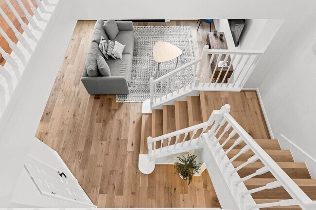 Building Photo - 7 S Avonlea Cir