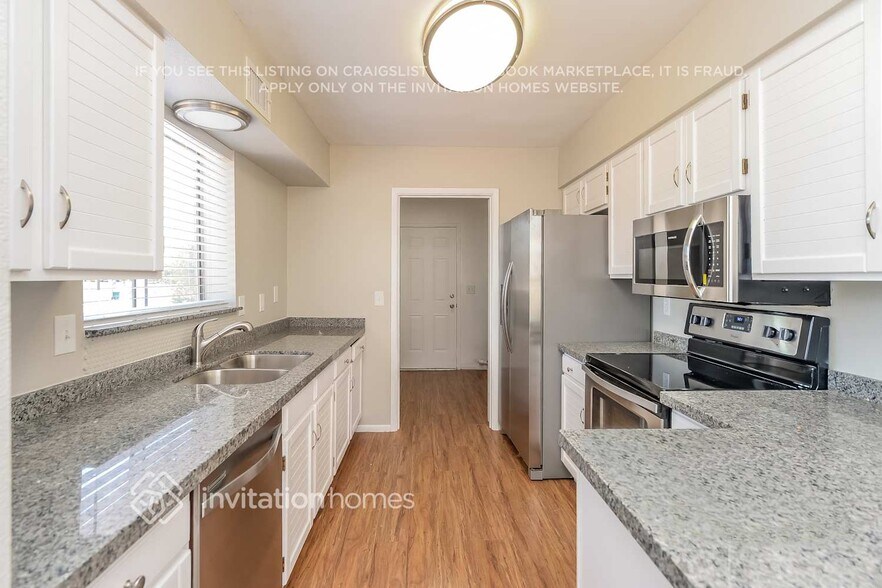 Building Photo - 1055 N Recker Rd