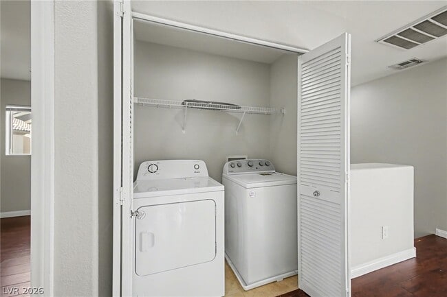 Building Photo - 543 Cabis Bay St