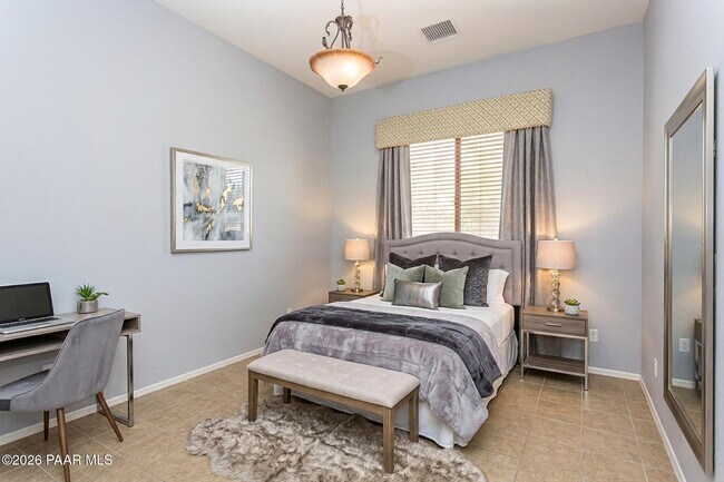 Building Photo - 6813 E Falon Ct