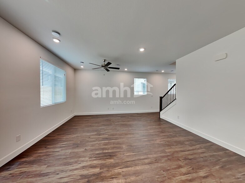 Building Photo - 8913 Carmine Cob Ave