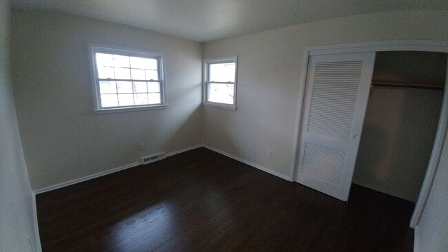 Building Photo - 3 Bedrooom Home Located in the Heart of We...