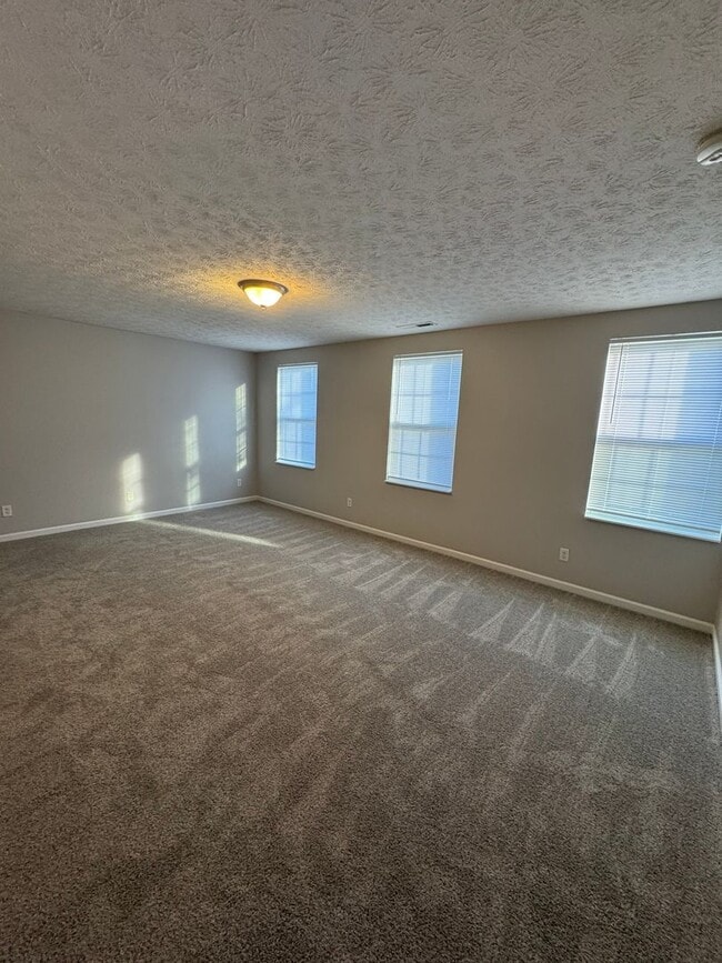 Building Photo - Franklin Twp - 4 BR h ome