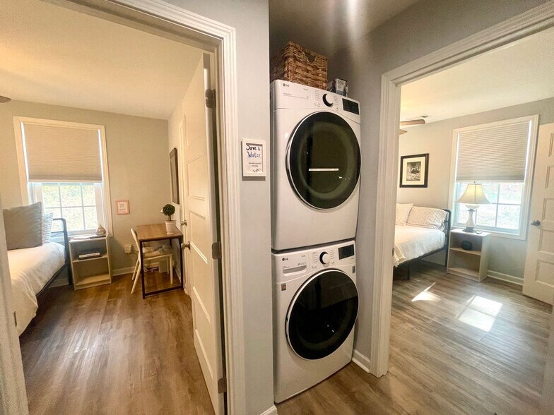 Building Photo - 285 Whitaker Cir NW