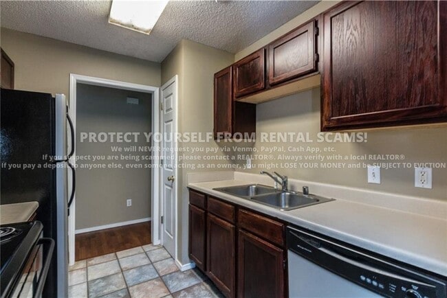 Building Photo - 3079 W Essex Dr