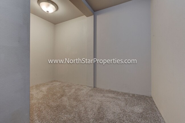 Building Photo - Wonderful Bend Property Close to Mountain ...