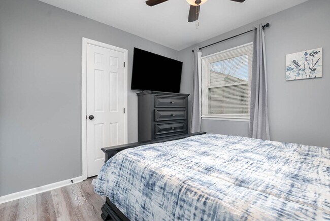 Building Photo - 2 bed, newly remodeled hideaway in Trenton, Ohio