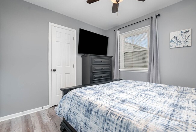 Building Photo - 2 bed, newly remodeled hideaway in Trenton...