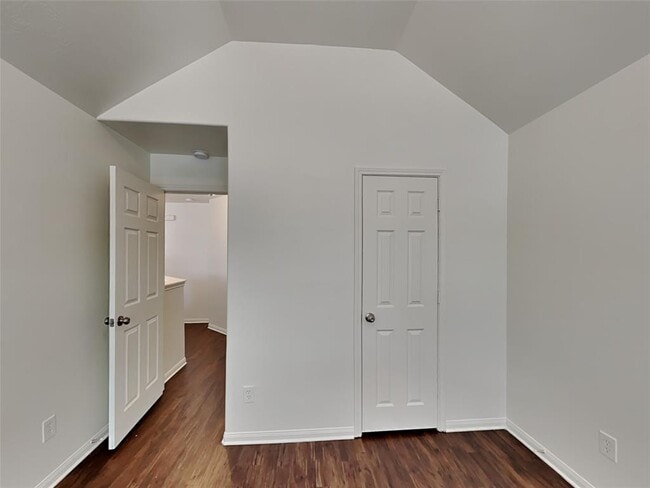 Building Photo - 4002 Ashview Ln