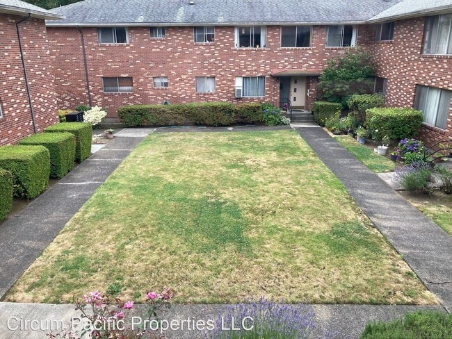 Building Photo - 2 br, 1 bath Apartment - 1925 NE 19th Ave.