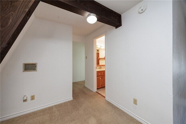 Building Photo - 13813 Flintlock Dr