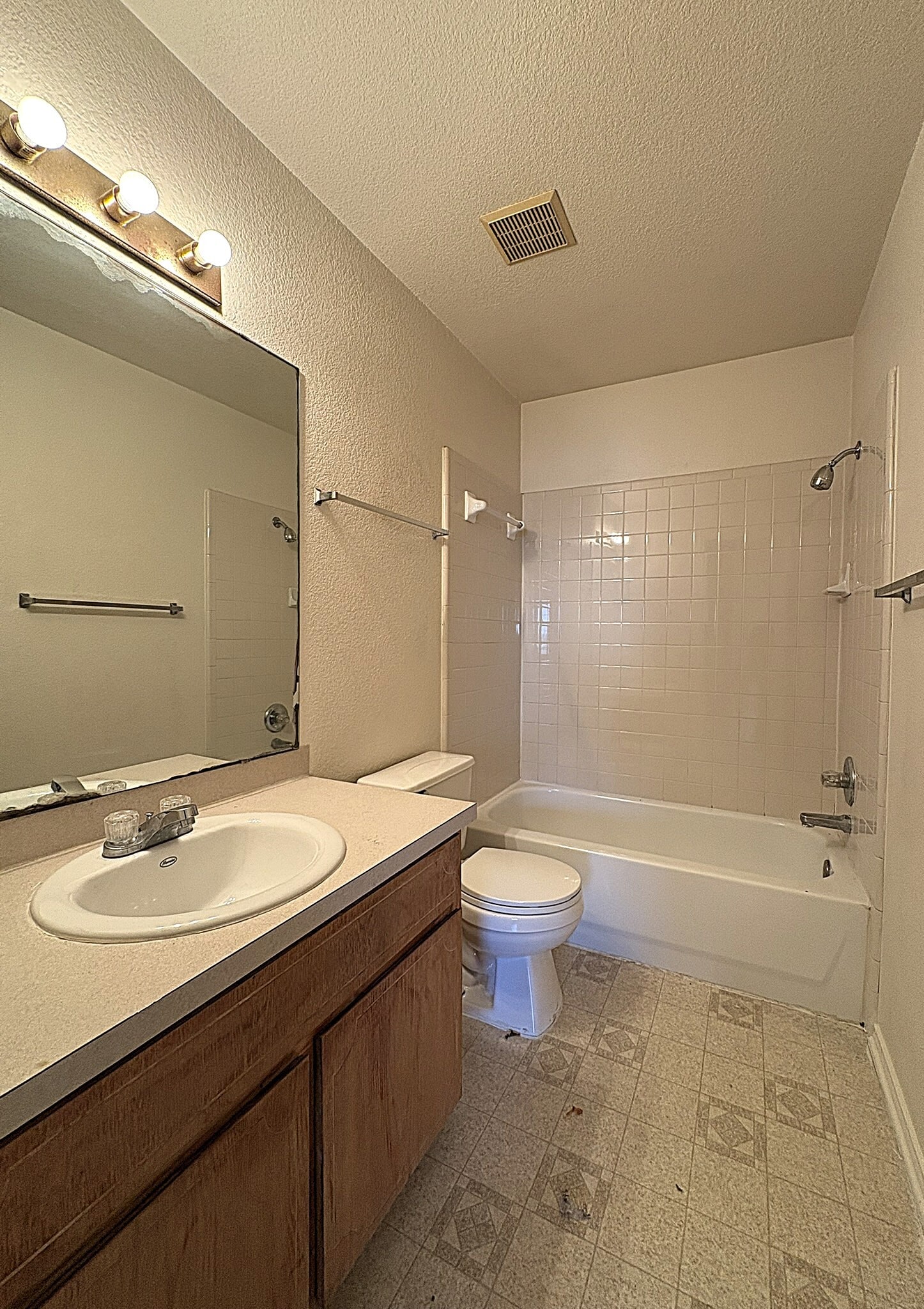 Building Photo - 4302 Sylvia Dr