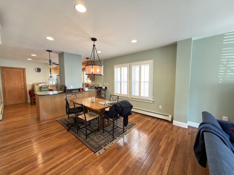 Building Photo - 22 Magnolia Ave