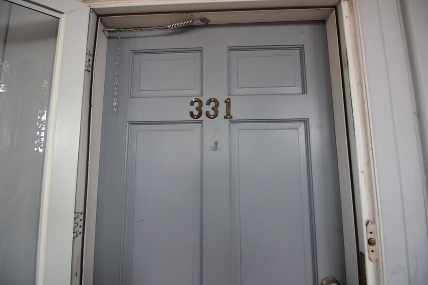 Building Photo - 8401 N New Braunfels Ave