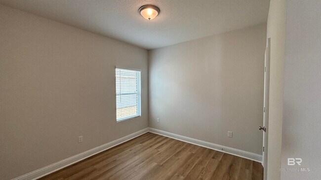 Building Photo - 452 Parkerman Ave