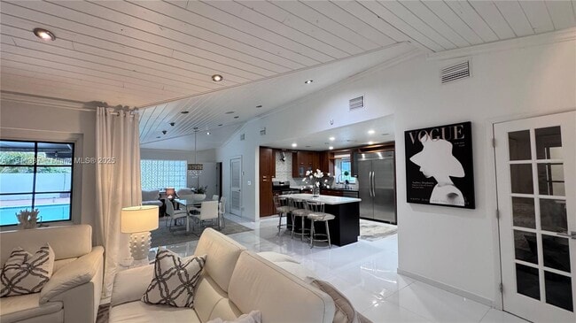 Building Photo - 1332 Van Buren St