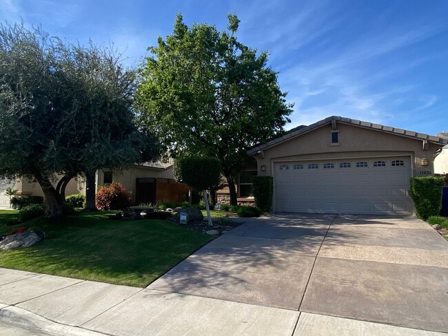 Building Photo - Gated Community of Grand Island in Seven Oaks 2 BD 2 BA Gorgeous House