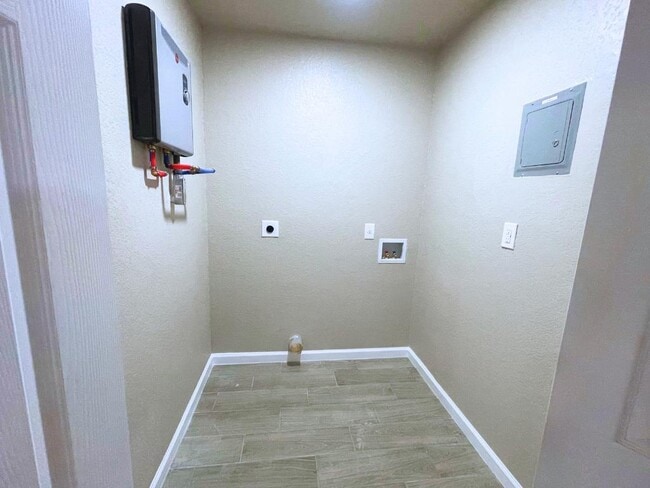 Building Photo - 178 Fennel Dr