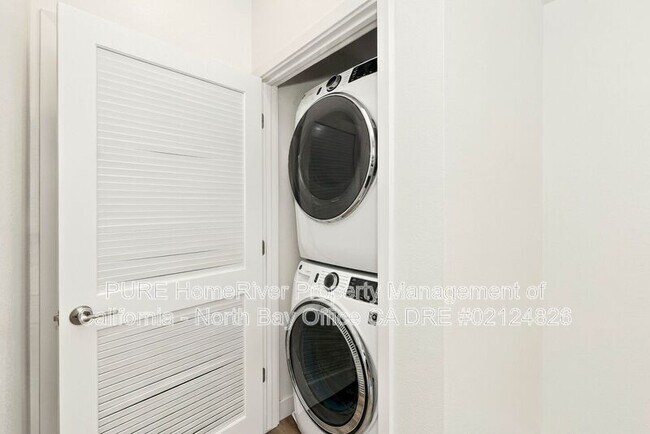 Building Photo - 259 Gambrel Cir